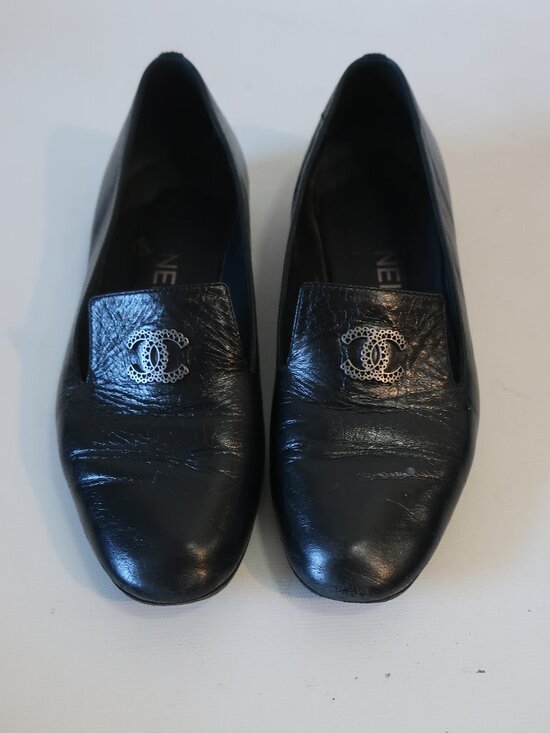 CHANEL Shoes - Authentic Womens Chanel Black Leather CC Flat Loafer Shoes 35.5 US/5